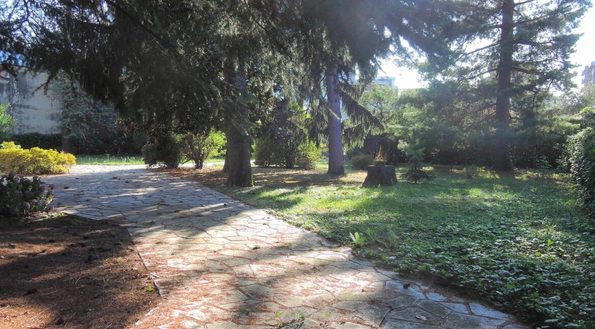 Villa con parco Gallarate centro