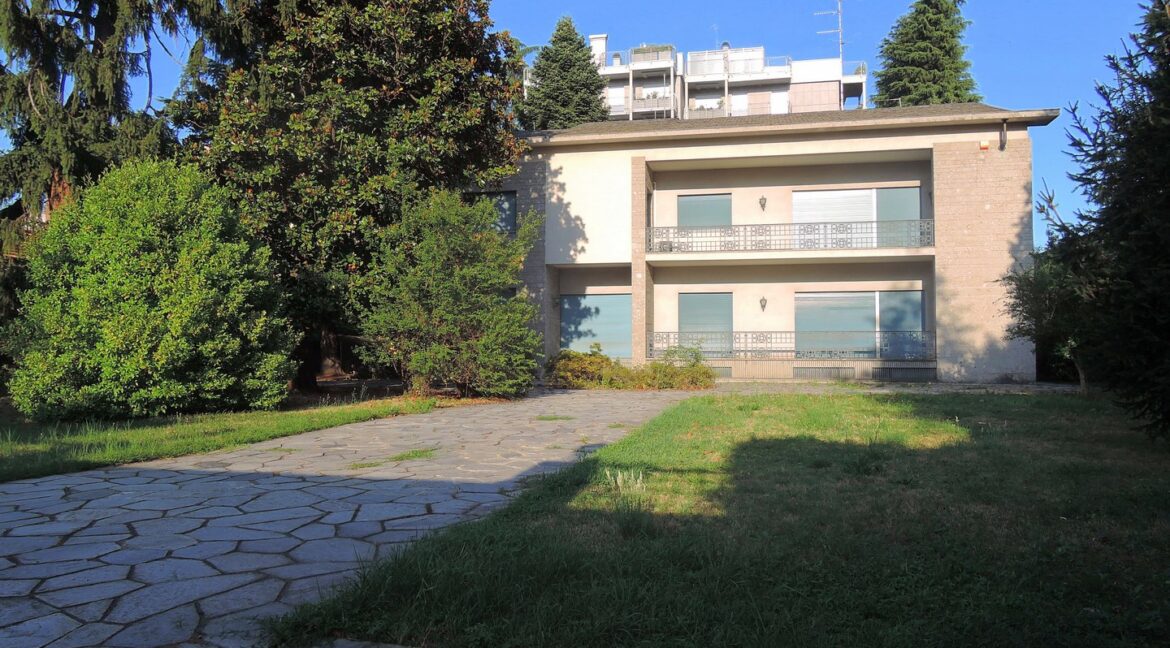 Villa con parco Gallarate centro