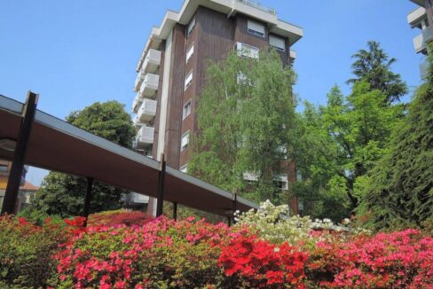 Ampio appartamento in residenza con piscina.