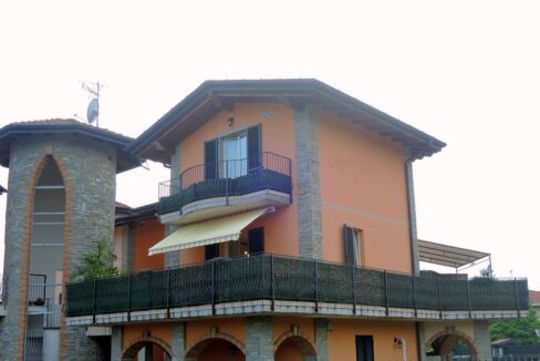 Appartamento su due livelli con terrazzo Somma Lombardo