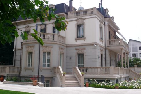 Importante attico in villa d'epoca Gallarate