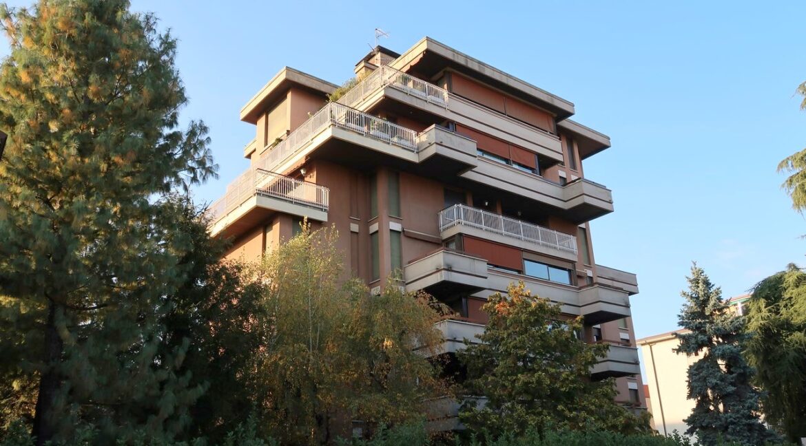 Ampio appartamento con terrazzo Gallarate centro