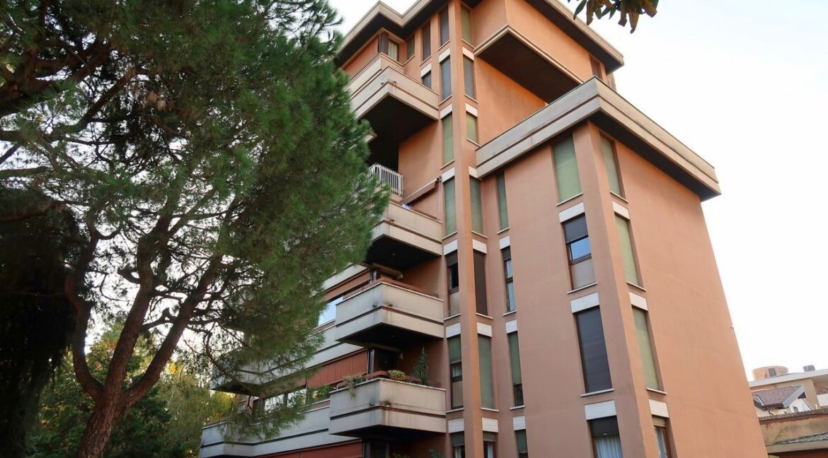 Ampio appartamento con terrazzo Gallarate centro