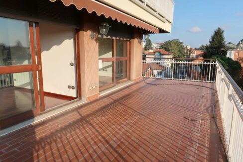 Ampio appartamento con terrazzo Gallarate centro