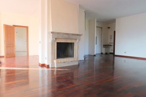 Ampio appartamento con terrazzo Gallarate centro