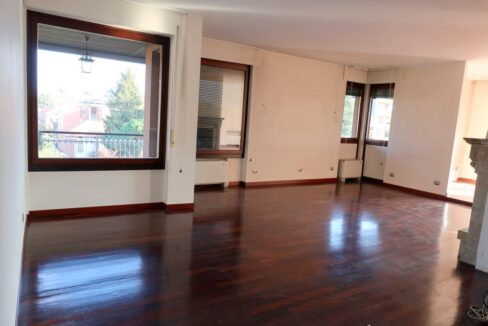 Ampio appartamento con terrazzo Gallarate centro