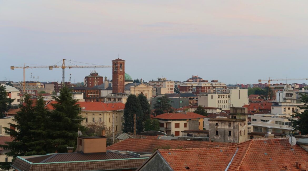 Attico in residenza con parco e piscina Gallarate