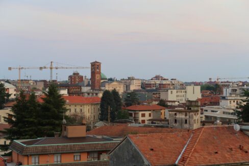 Attico in residenza con parco e piscina Gallarate