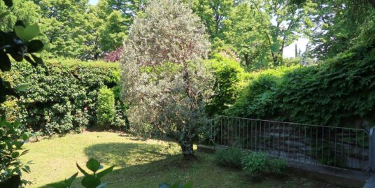 Ampia villa a schiera con giardino Gallarate