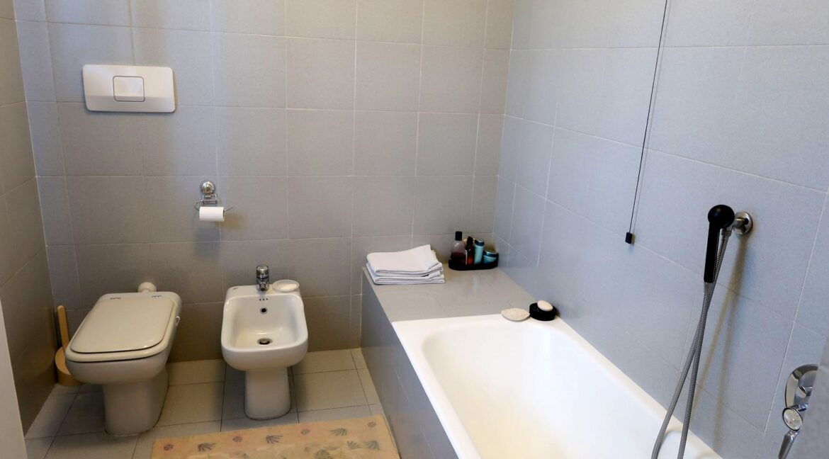 Ampia villa a schiera con giardino Gallarate